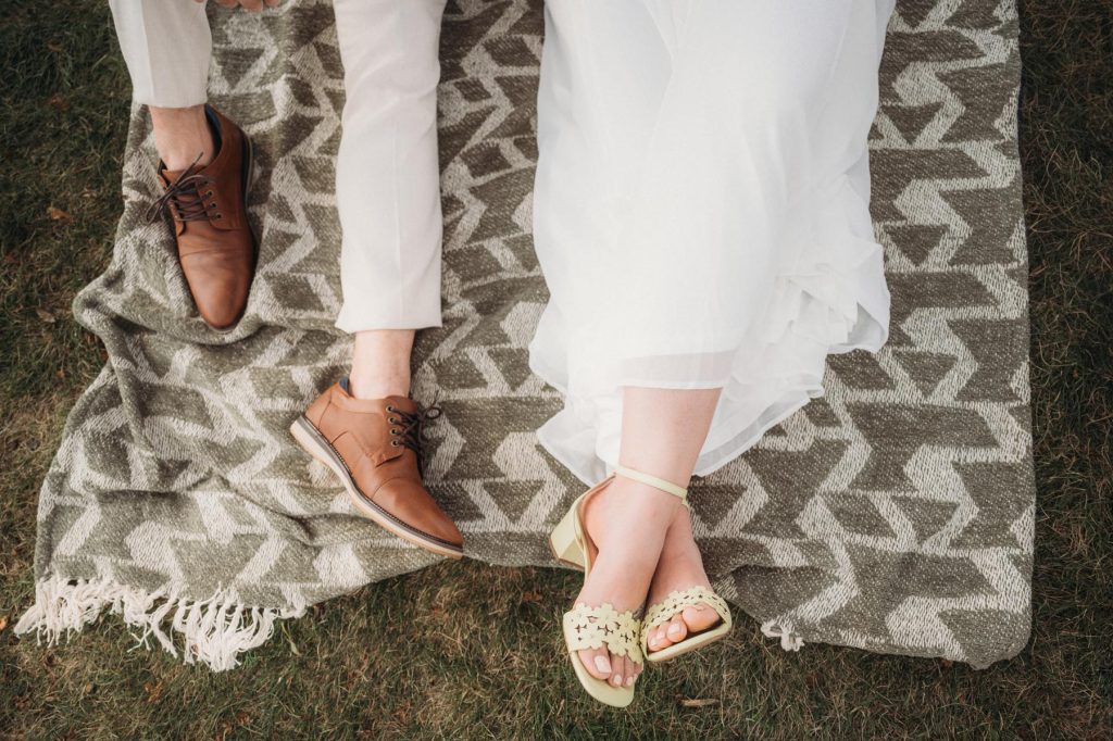 detail shot during a wedding day at hillcrest park in thunder bay